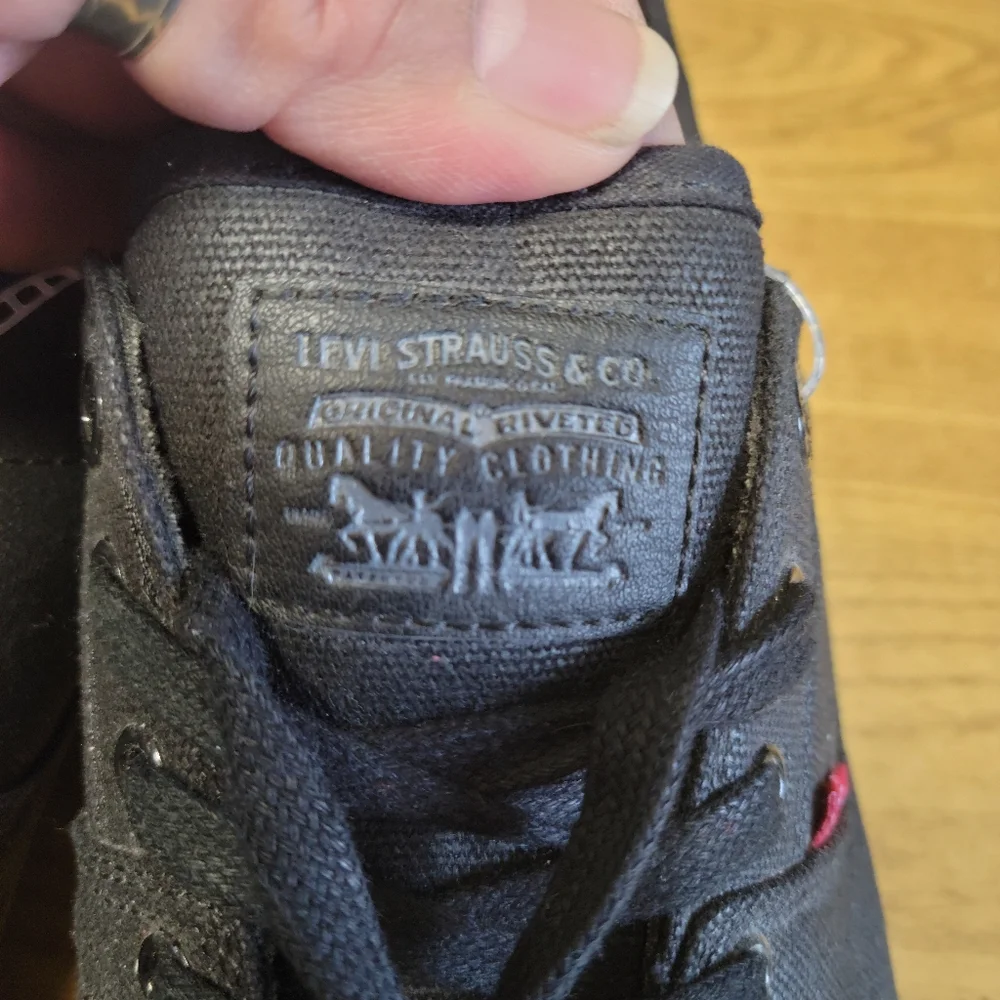 NEW Mens Levi's Shoes 👞 - Picture 6 of 9